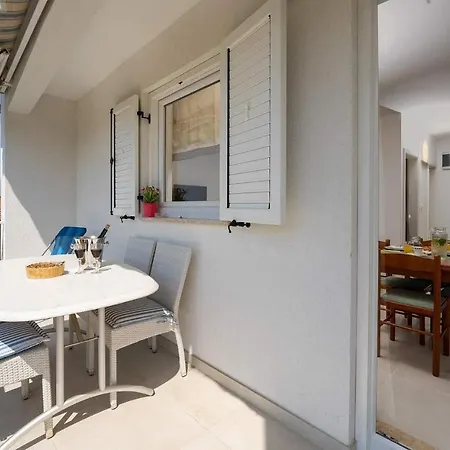 App Maya Apartment Porec
